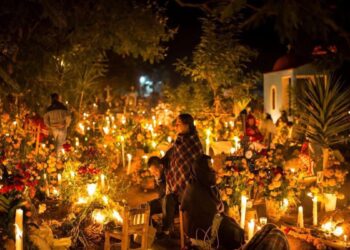 Lupita Nyong’o, Ana de la Reguera y Ernesto Laguardia, viven la Noche de Muertos en Michoacán