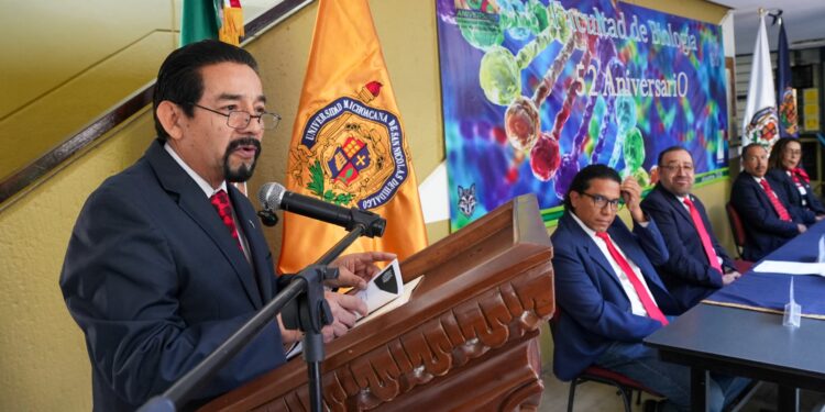Facultad de Biología celebra aniversario con la reacreditación de su Licenciatura