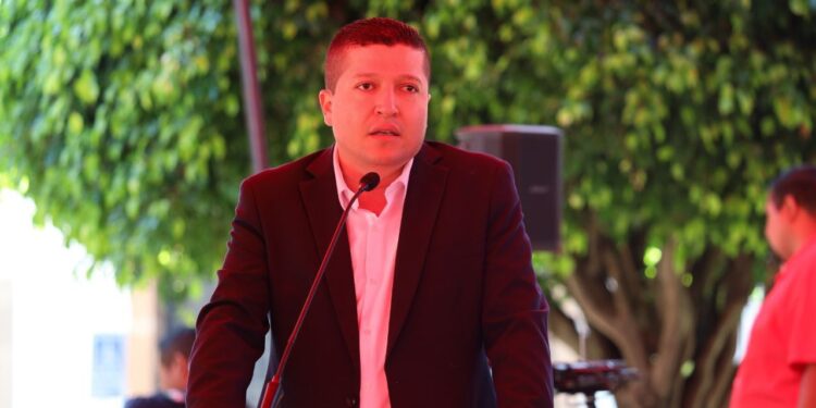 *INAUGURA EL DIPUTADO VICENTE GÓMEZ LA EXPO UNIS EN TACÁMBARO *