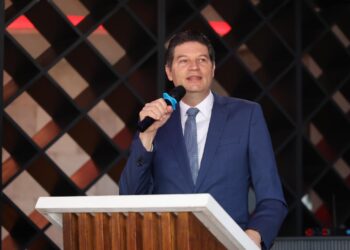 Reconoce Alfonso Martínez vigencia y papel de los contadores públicos