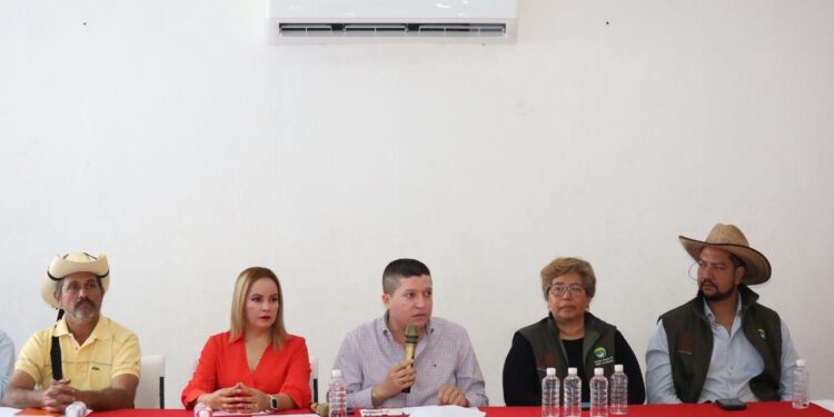 FORTALECE DIPUTADO VICENTE GÓMEZ RESPALDO AL SECTOR CAÑERO