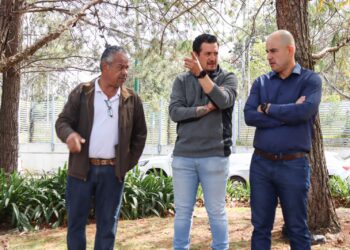 Supervisa Adolfo Torres, trabajos de reparación de fuga en Santa María