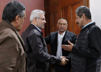 Acuerda Bedolla con transportistas, condonaciones y descuentos para el Buen Fin