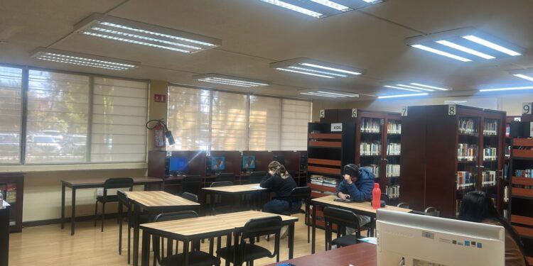 Biblioteca de Idiomas de la UMSNH se relanza; obtiene Certificado de Calidad ISO 9001:2015