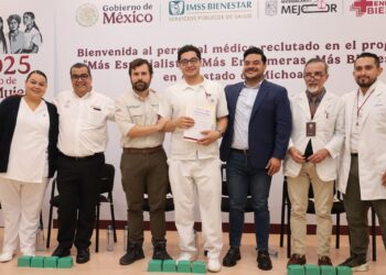 Plan Michoacán incorpora 244 profesionales de la salud para fortalecer atención en la entidad