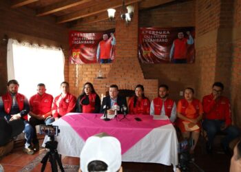 Continúan gestiones, acciones y entrega de apoyos subsidiados en la Casa Enlace Tacámbaro