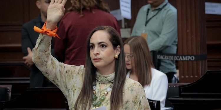 Sandra Arreola reconoce la importancia de fortalecer la estrategia de seguridad en Michoacán