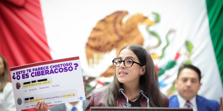 Combatir el ciberacoso es una forma de construir paz: Giulianna Bugarini