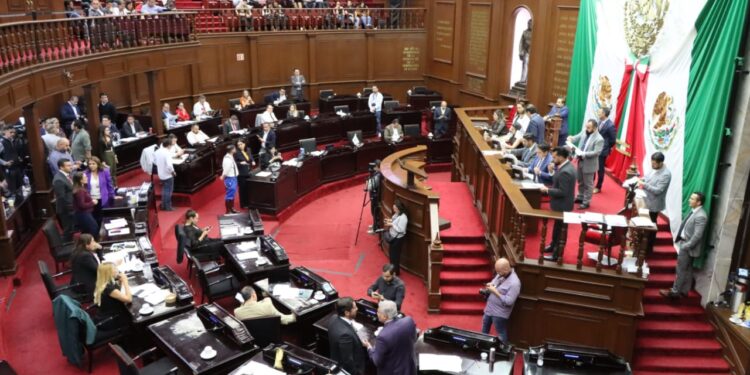 Compensación económica al cónyuge que asumió las cargas del hogar, en caso de separación: 76 Legislatura