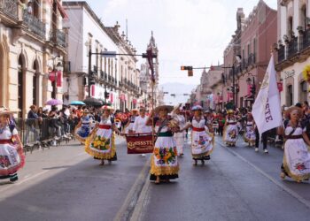 Sin contratiempos y en ambiente familiar se realizan desfiles por el 115 Aniversario de la Revolución Mexicana en Michoacán: Segob