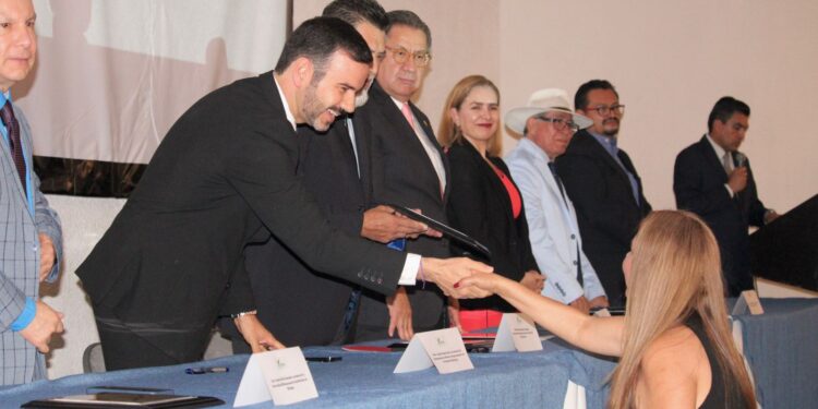 Yankel Benítez reconoce papel de profesionistas como pilares del desarrollo de Morelia y Michoacán