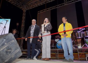 Dayana Pérez Mendoza acompaña y brinda apoyo económico en la celebración de Santa Cecilia en Zirahuén
