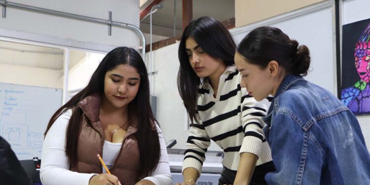 Universidad Tecnológica de Morelia realiza colecta invernal para apoyar a adultos mayores