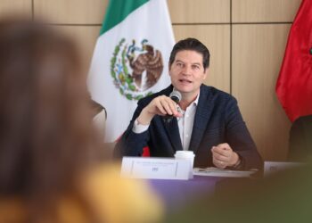 Yankel Benítez y autoridades de Santiago Undameo, establecen ruta de trabajo