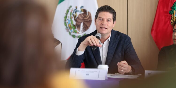 Yankel Benítez y autoridades de Santiago Undameo, establecen ruta de trabajo