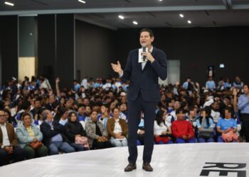 Yankel Benítez y autoridades de Santiago Undameo, establecen ruta de trabajo