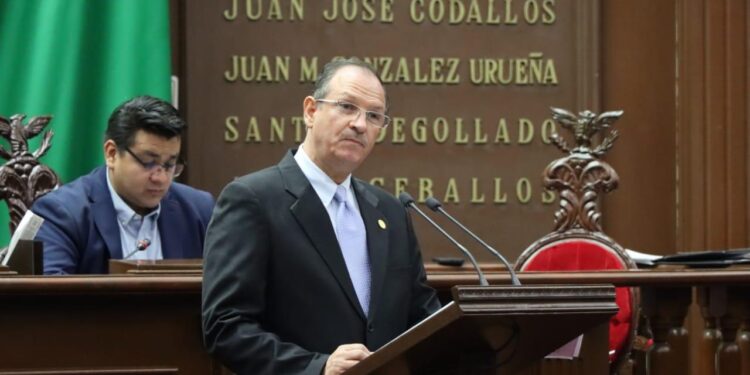 Octavio Ocampo impulsa reforma a la Ley de Educación para regular en Michoacán el uso de Inteligencia Artificial