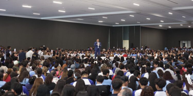 Realiza FGE foro preventivo dirigido a estudiantes del COBAEM para fortalecer valores y el uso responsable de redes sociales