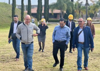 Adolfo Torres presenta proyectos hidráulicos ante delegación de Nanning, China