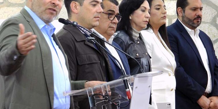 Bedolla asegura que existe trabajo permanente para evitar vandalismo de normalistas en Michoacán