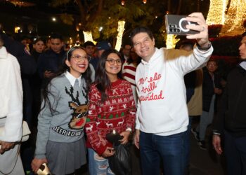 Alfonso Martínez hace brillar Morelia con Encendido Navideño ‘Luces por la Paz’