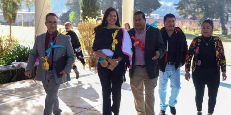 Gabriela Molina fortalece acciones educativas en la Meseta Purépecha