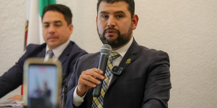 Octavio Ocampo impulsa reforma para erradicar la discriminación en las escuelas de Michoacán