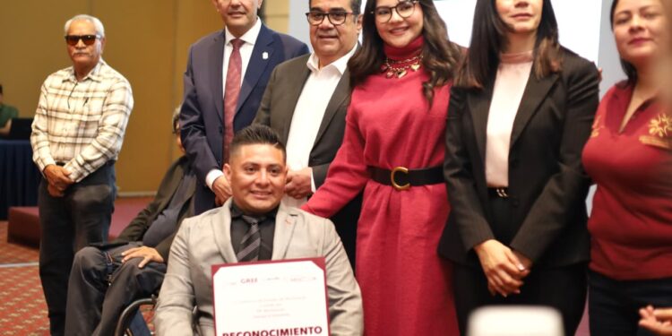 Con la entrega del Premio al Mérito, Michoacán avanza en la construcción de un entorno más inclusivo: SSM