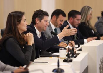 Yankel Benítez da seguimiento a proceso de regularización de colonia 13 de Abril