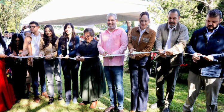 Inaugura Bedolla la Feria del Bosque Navideño; impulsa economía de 20 municipios