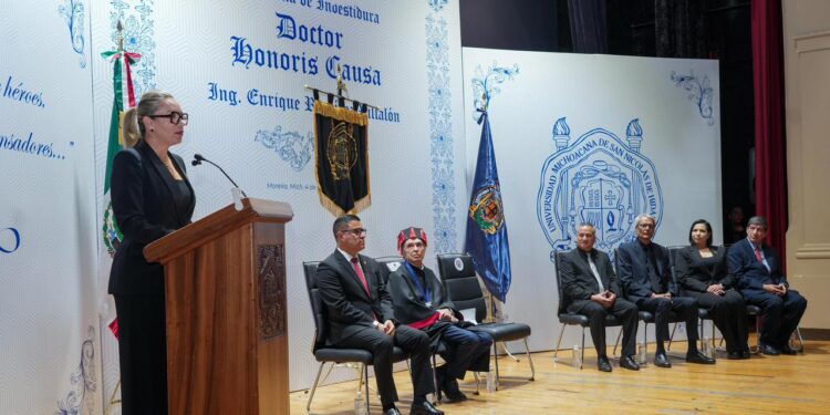 Ingeniero Enrique Ramírez Villalón, michoacano ejemplar, recibe el Grado de Doctor Honoris Causa de la UMSNH