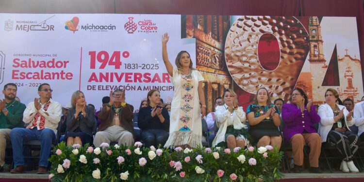 Dayana Pérez fortalece identidad y gobernabilidad en masiva conmemoración del 194 aniversario