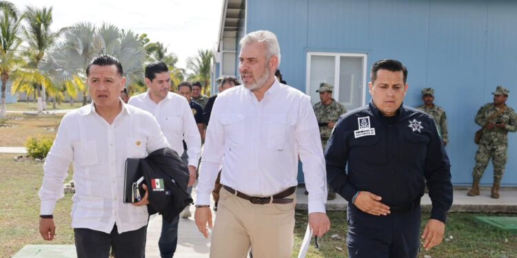 Supervisa Bedolla en Coahuayana, atención a víctimas