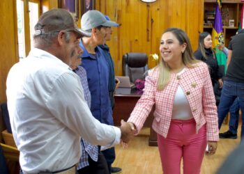 Dayana Pérez Mendoza fortalece el diálogo directo con habitantes de Las Charandas