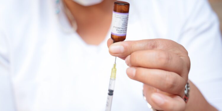 Si vas a viajar, vacúnate contra el sarampión: SSM