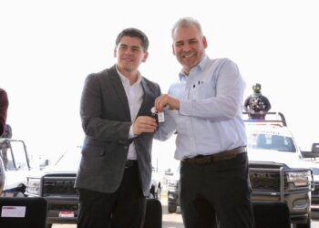 Entrega Bedolla 122 patrullas para reforzar seguridad en municipios