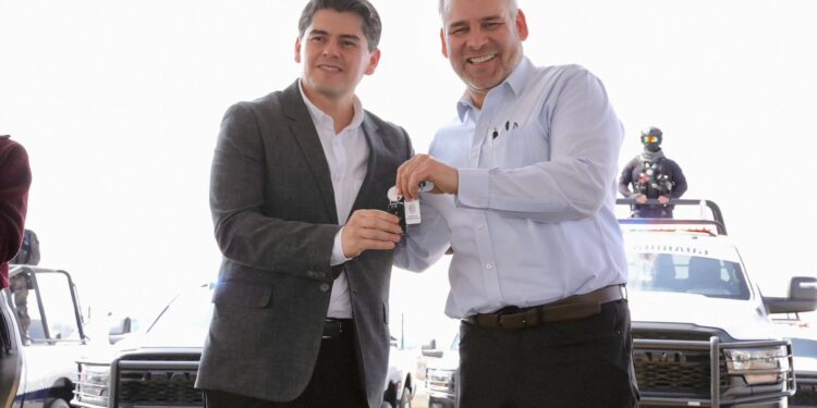 Entrega Bedolla 122 patrullas para reforzar seguridad en municipios