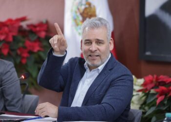 Bedolla y alcaldes construirán 10 nuevos planteles para bachillerato