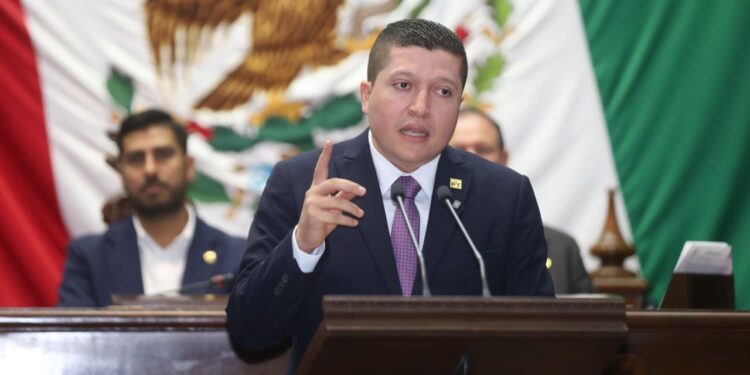 Se pronuncia Vicente Gómez por realización de sesión solemne del Congreso del Estado en Puruarán