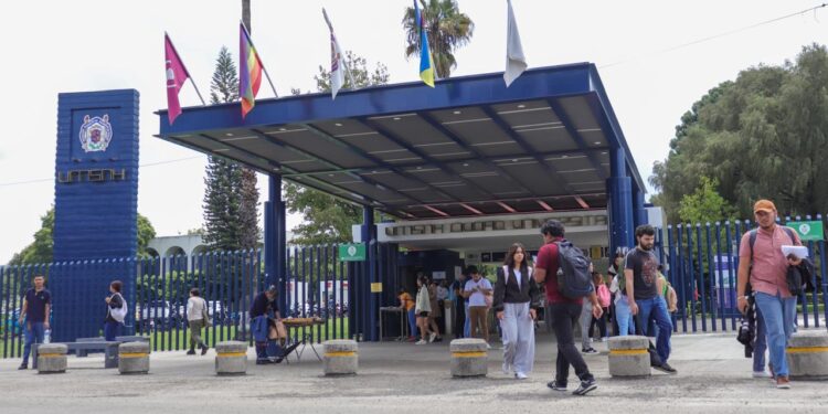 Hoy, nicolaitas recibirán el pago del 100 por ciento de aguinaldo; Yarabí Ávila cumple con las y los trabajadores