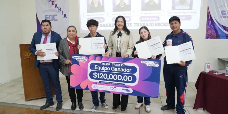 Estudiantes de la Preparatoria EDC ganan concurso nacional de educación financiera