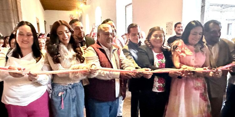 Inauguran exposición fotográfica de “Mujeres Sobrevivientes de Cáncer”