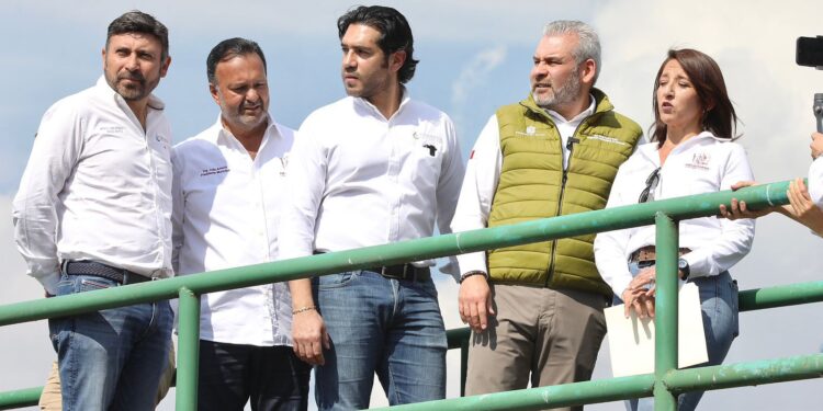 Arrancan Bedolla y Conagua rehabilitación de 3 plantas tratadoras para sanear el lago de Pátzcuaro