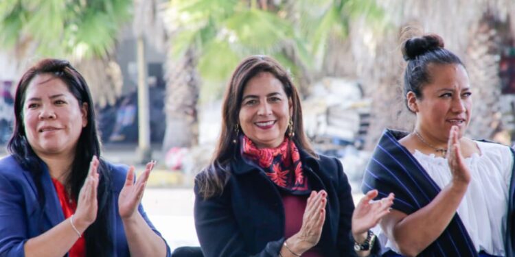 Impulsa SEE renovación tecnológica en escuelas: Gabriela Molina