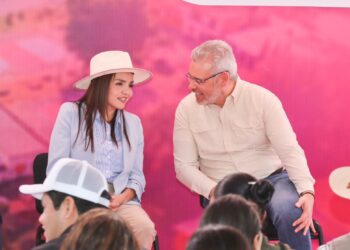 Avanzan obras complementarias del teleférico de Uruapan; inaugura Bedolla calles y canchas deportivas