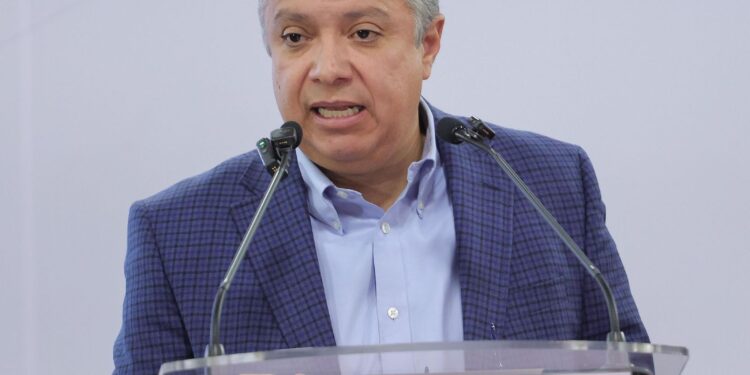 Gobierno de Michoacán cumple con pago puntual de aguinaldos y prestaciones a empleados: Luis Navarro