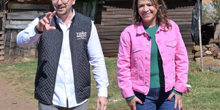 Fabiola Alanís comparte agenda legislativa y respaldo al Plan Michoacán con comerciantes de Pátzcuaro