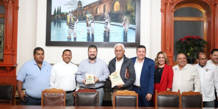 Reconoce Vicente Gómez atención al sector cañero a través del Plan Michoacán