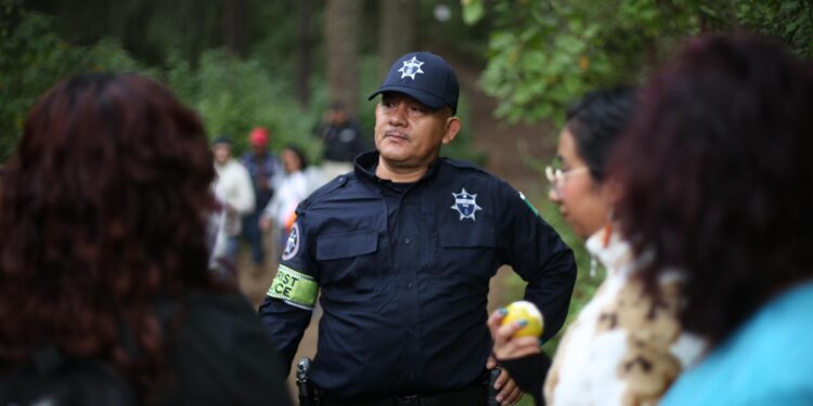 Guardia Civil garantiza una visita segura a los Santuarios de la Mariposa Monarca