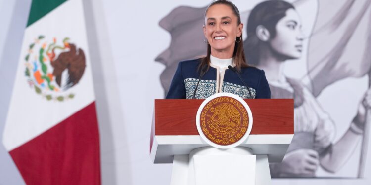 SIN AUMENTAR IMPUESTOS Y COMBATIENDO LA EVASIÓN FISCAL, EN 2025 SE LOGRÓ RÉCORD DE RECAUDACIÓN CON 487 MIL 446 MDP MÁS QUE EN 2024: PRESIDENTA CLAUDIA SHEINBAUM